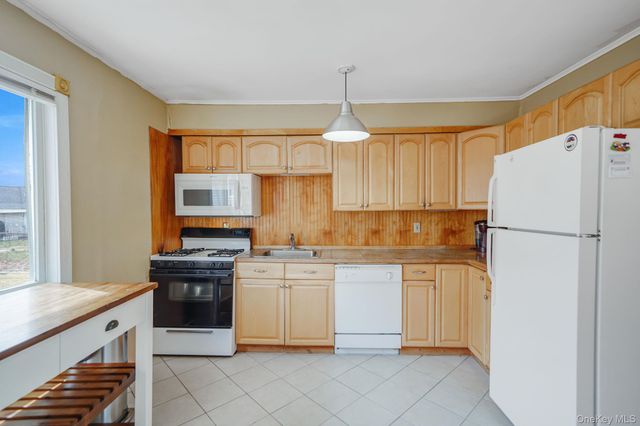 74 Argyle Drive, Shirley, NY 11967