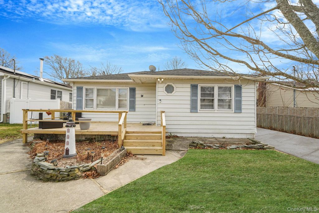 74 Argyle Drive, Shirley, NY 11967