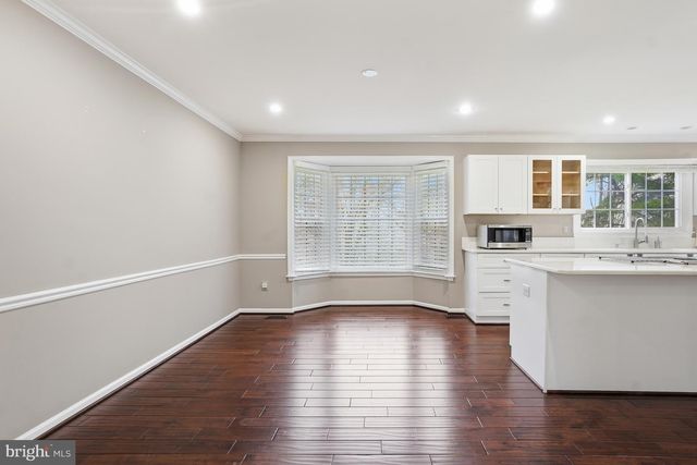 4 LEATHERBARK CT, Germantown, MD 20874