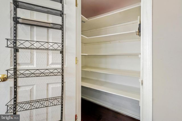 4 LEATHERBARK CT, Germantown, MD 20874