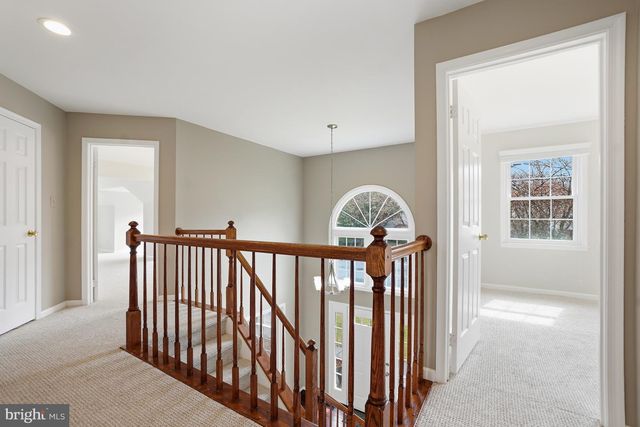 4 LEATHERBARK CT, Germantown, MD 20874