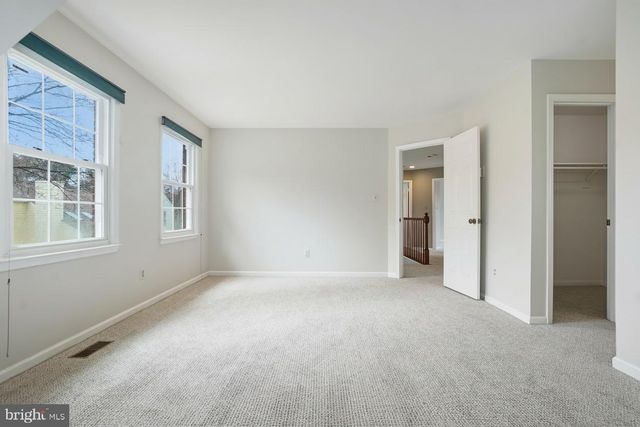 4 LEATHERBARK CT, Germantown, MD 20874