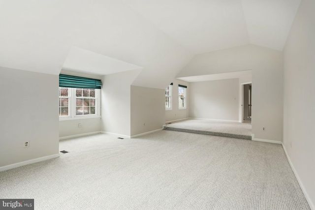 4 LEATHERBARK CT, Germantown, MD 20874