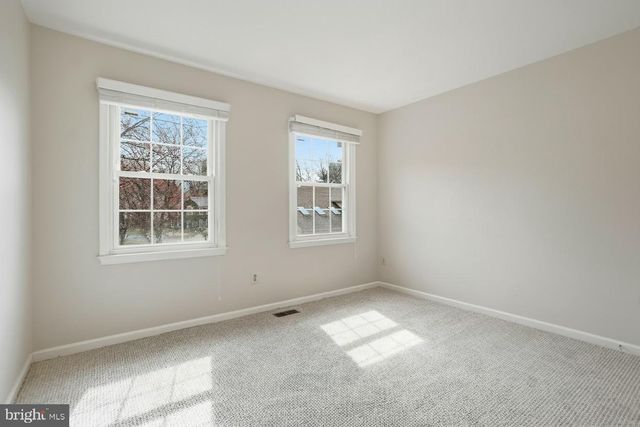 4 LEATHERBARK CT, Germantown, MD 20874