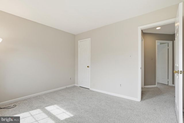 4 LEATHERBARK CT, Germantown, MD 20874