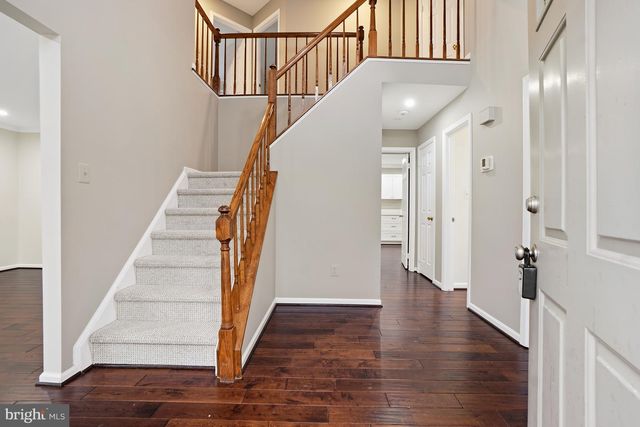 4 LEATHERBARK CT, Germantown, MD 20874