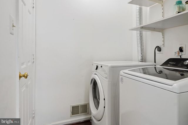 4 LEATHERBARK CT, Germantown, MD 20874