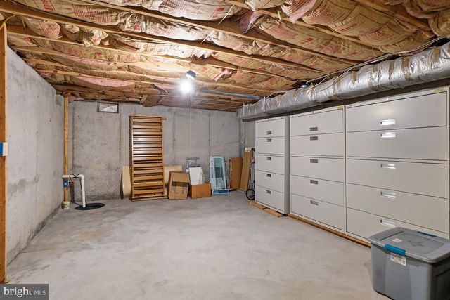 4 LEATHERBARK CT, Germantown, MD 20874