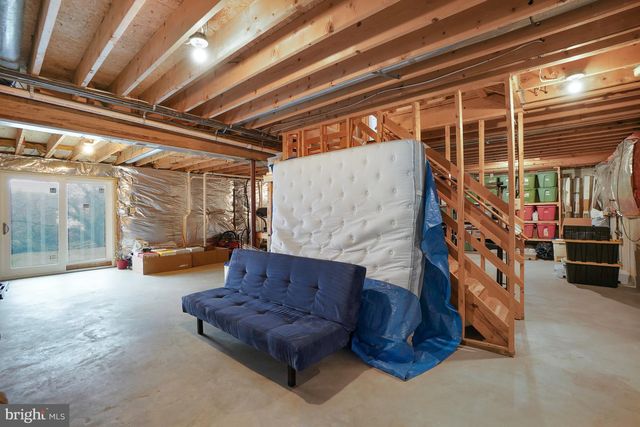 4 LEATHERBARK CT, Germantown, MD 20874