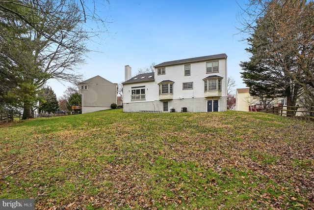 4 LEATHERBARK CT, Germantown, MD 20874