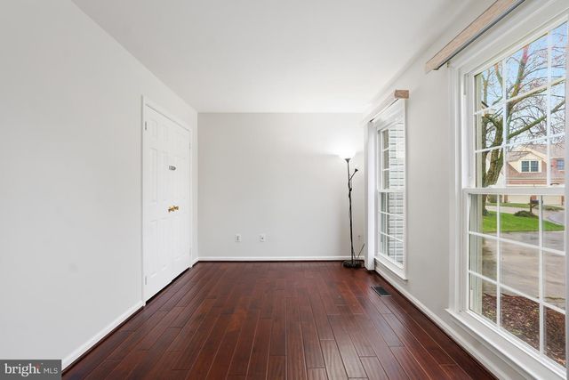 4 LEATHERBARK CT, Germantown, MD 20874