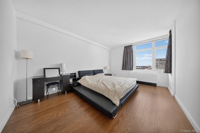 40-26 College Point Boulevard 16F, Flushing, NY 11354