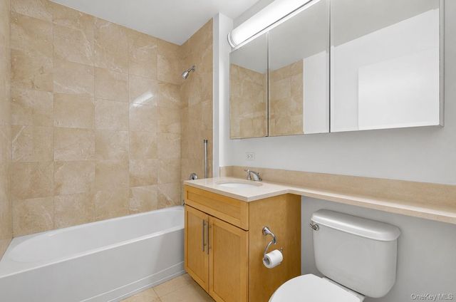 40-26 College Point Boulevard 16F, Flushing, NY 11354