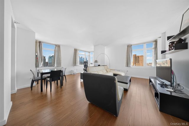 40-26 College Point Boulevard 16F, Flushing, NY 11354
