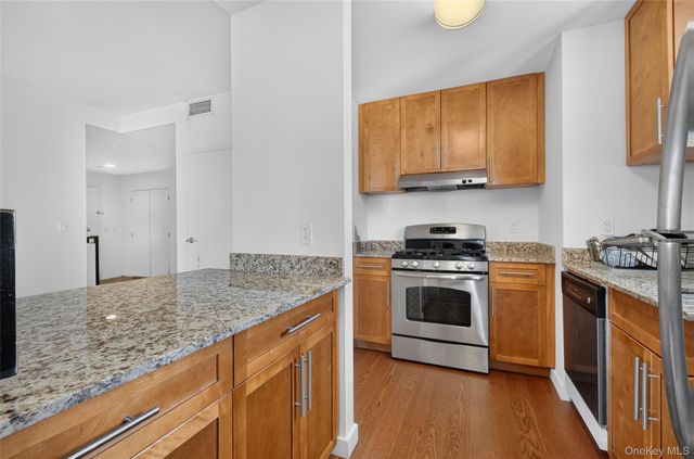 40-26 College Point Boulevard 16F, Flushing, NY 11354