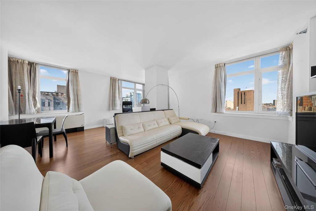 40-26 College Point Boulevard 16F, Flushing, NY 11354 — photo 2