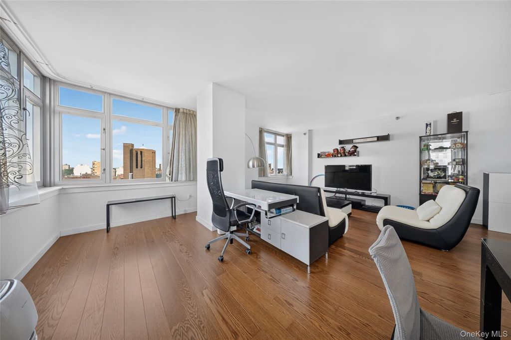 40-26 College Point Boulevard 16F, Flushing, NY 11354 — photo 4