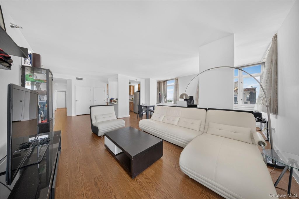 40-26 College Point Boulevard 16F, Flushing, NY 11354 — photo 5