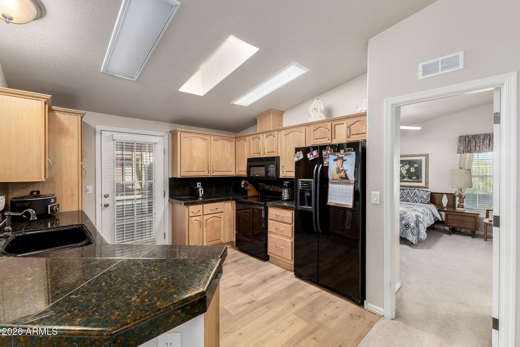 3301 S GOLDFIELD Road 5076, Apache Junction, AZ 85119 — photo 2