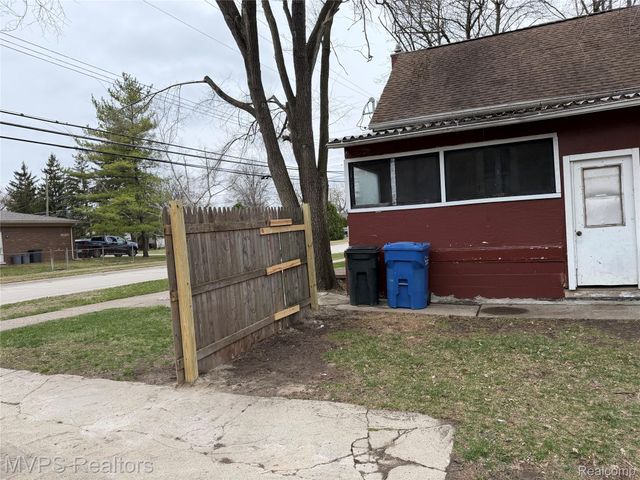 28504 Norwood Avenue, Warren, MI 48092