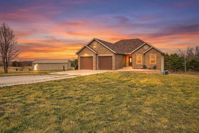 2459 Old Hillcrest Road, Marshfield, MO 65706