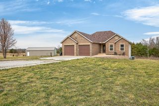 2459 Old Hillcrest Road, Marshfield, MO 65706