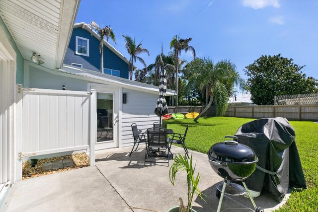 5448 3rd St, St Augustine, FL 32080