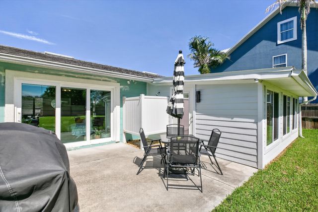 5448 3rd St, St Augustine, FL 32080