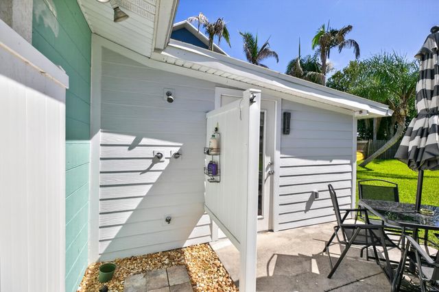 5448 3rd St, St Augustine, FL 32080