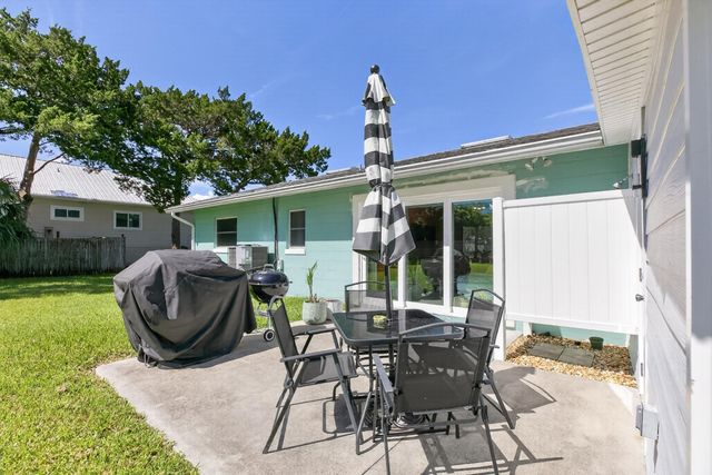 5448 3rd St, St Augustine, FL 32080