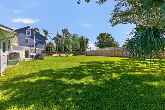 5448 3rd St, St Augustine, FL 32080