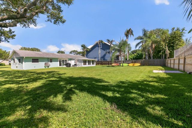 5448 3rd St, St Augustine, FL 32080