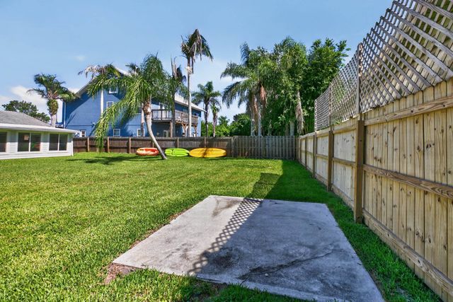 5448 3rd St, St Augustine, FL 32080