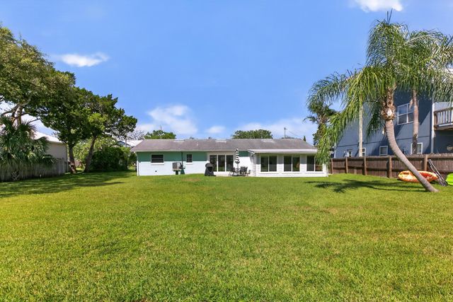 5448 3rd St, St Augustine, FL 32080