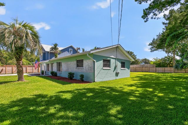 5448 3rd St, St Augustine, FL 32080