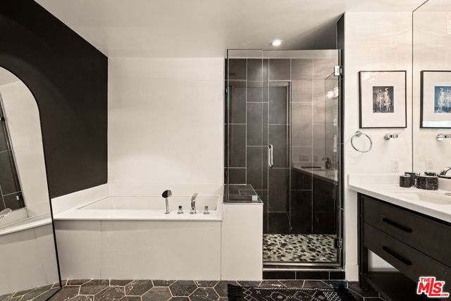 1200 N Sweetzer Avenue 1, West Hollywood, CA 90069