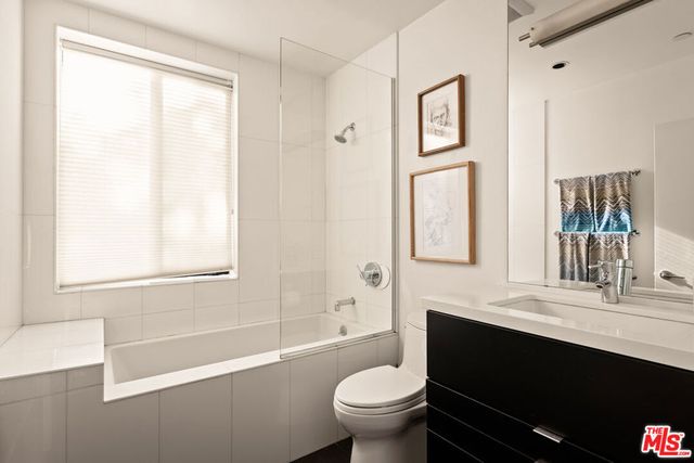 1200 N Sweetzer Avenue 1, West Hollywood, CA 90069