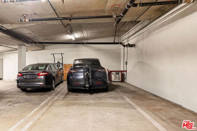 1200 N Sweetzer Avenue 1, West Hollywood, CA 90069