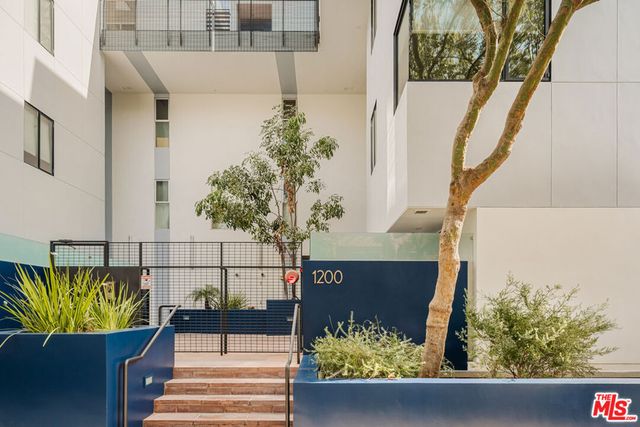 1200 N Sweetzer Avenue 1, West Hollywood, CA 90069