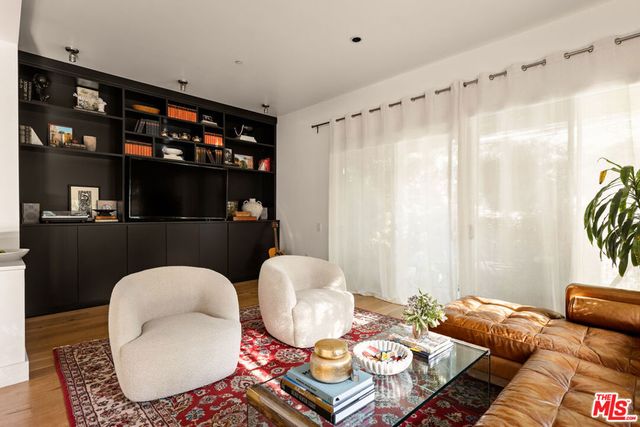 1200 N Sweetzer Avenue 1, West Hollywood, CA 90069