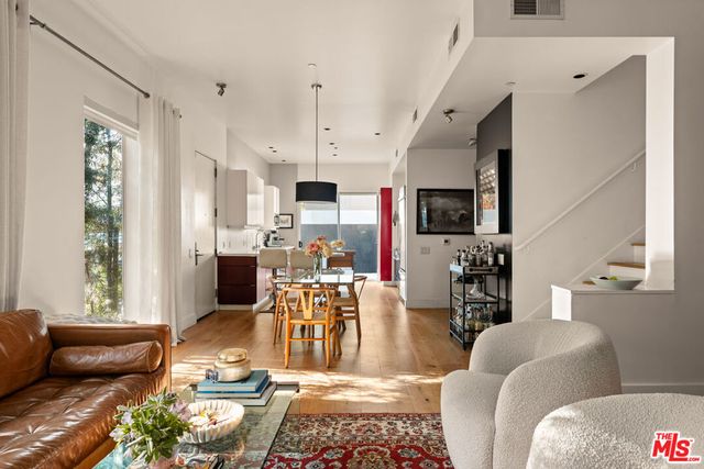 1200 N Sweetzer Avenue 1, West Hollywood, CA 90069