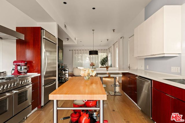 1200 N Sweetzer Avenue 1, West Hollywood, CA 90069