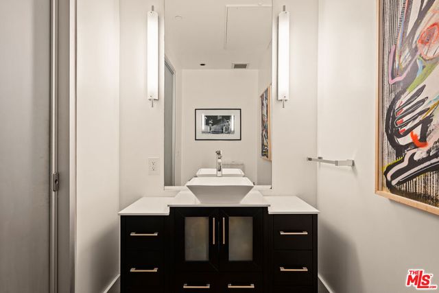 1200 N Sweetzer Avenue 1, West Hollywood, CA 90069