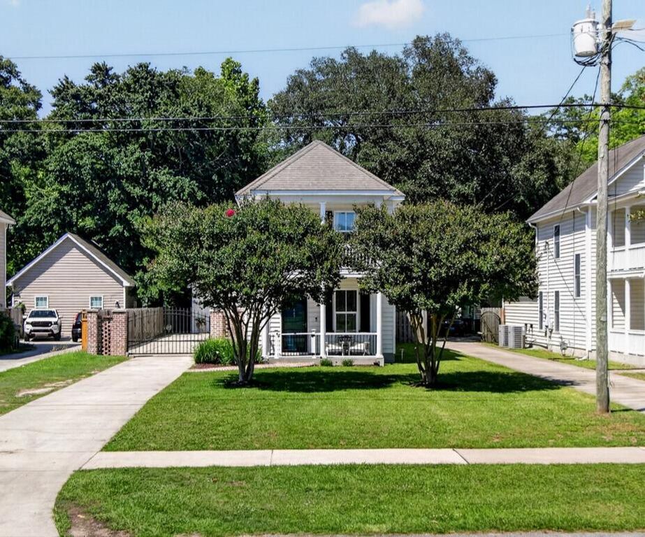 Image 1 of property listing at 507 W 2nd North Street, Summerville, SC 29483