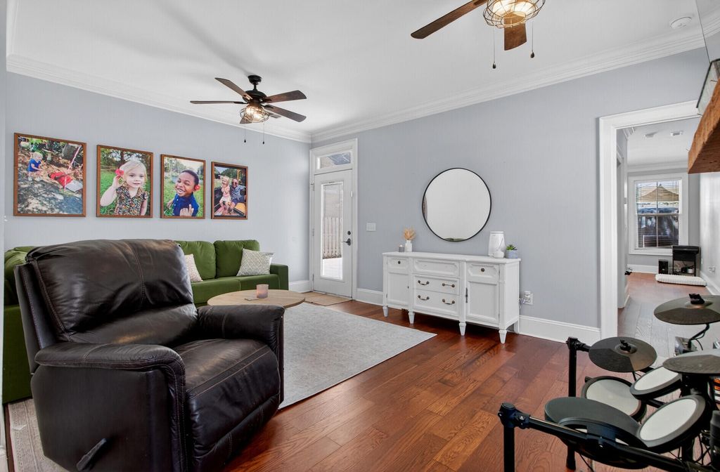 Image 15 of property listing at 507 W 2nd North Street, Summerville, SC 29483