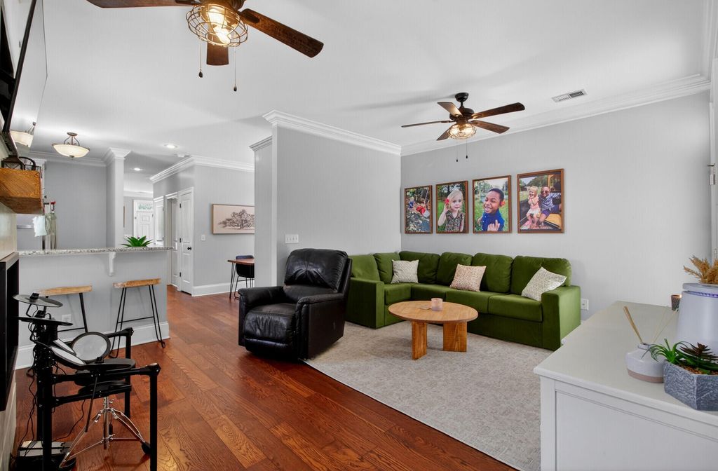 Image 16 of property listing at 507 W 2nd North Street, Summerville, SC 29483