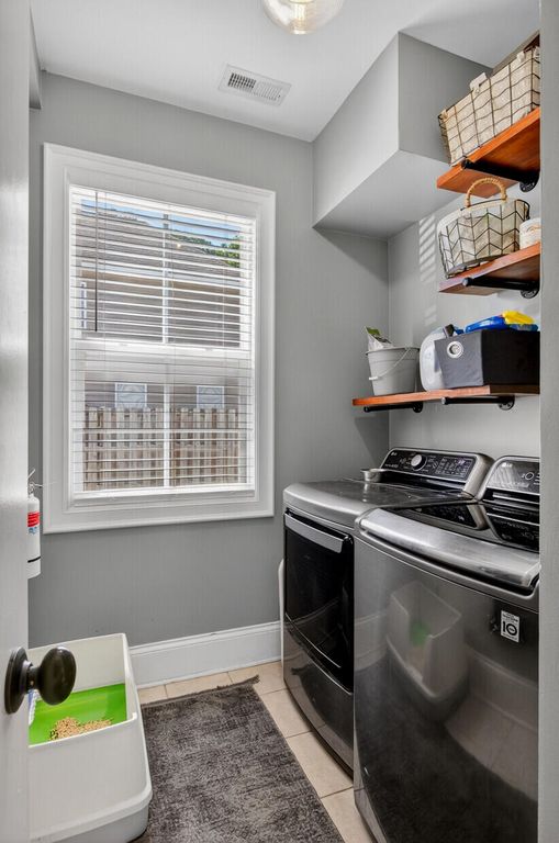 Image 17 of property listing at 507 W 2nd North Street, Summerville, SC 29483