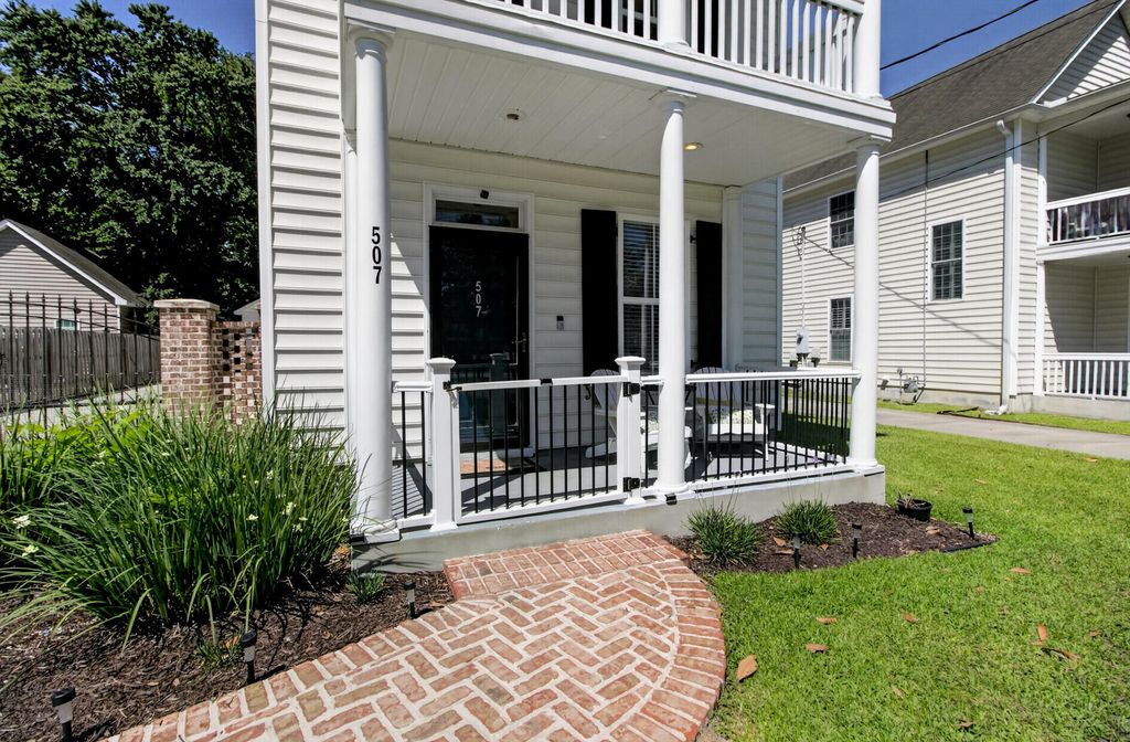 Image 3 of property listing at 507 W 2nd North Street, Summerville, SC 29483