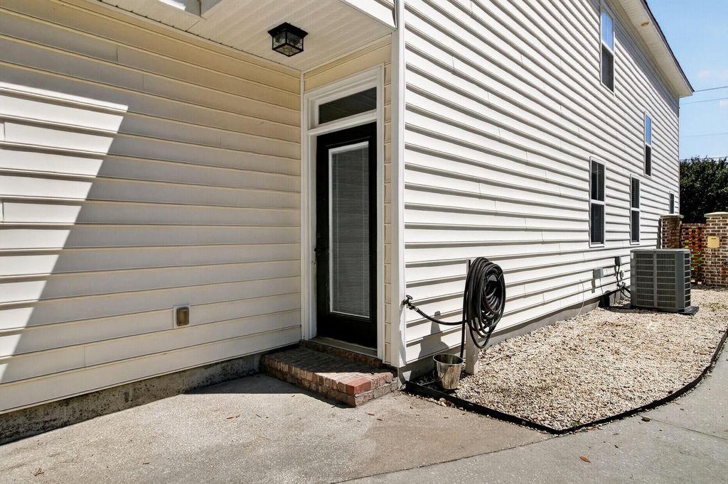 Image 37 of property listing at 507 W 2nd North Street, Summerville, SC 29483