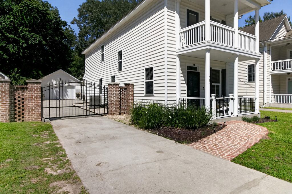 Image 39 of property listing at 507 W 2nd North Street, Summerville, SC 29483